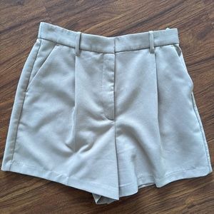 Abercrombie ultra high rise tailored shorts - khaki color